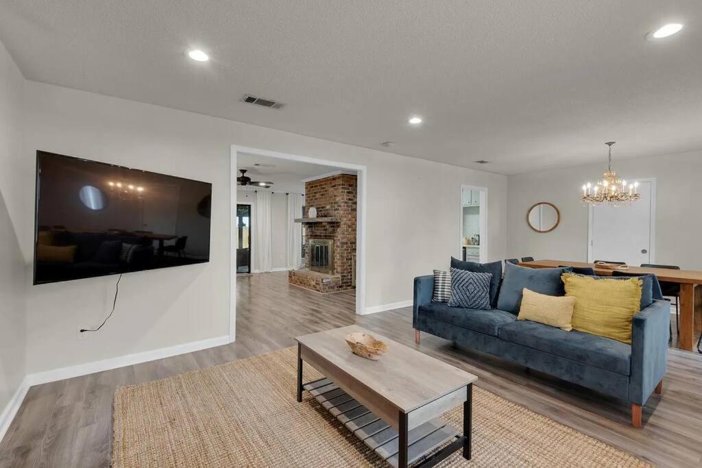 פנסקולה Quiet Relaxing Home - Close To Downtown & Beach 4Br-2Bt מראה חיצוני תמונה